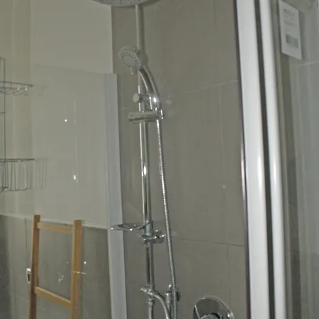 I Am Here - Gioia 71 Pensionat 2*